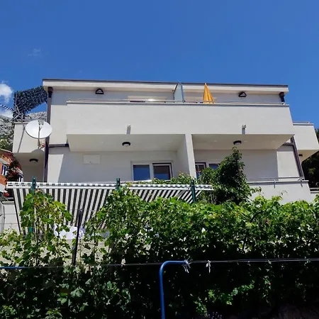 1234 Apartman *